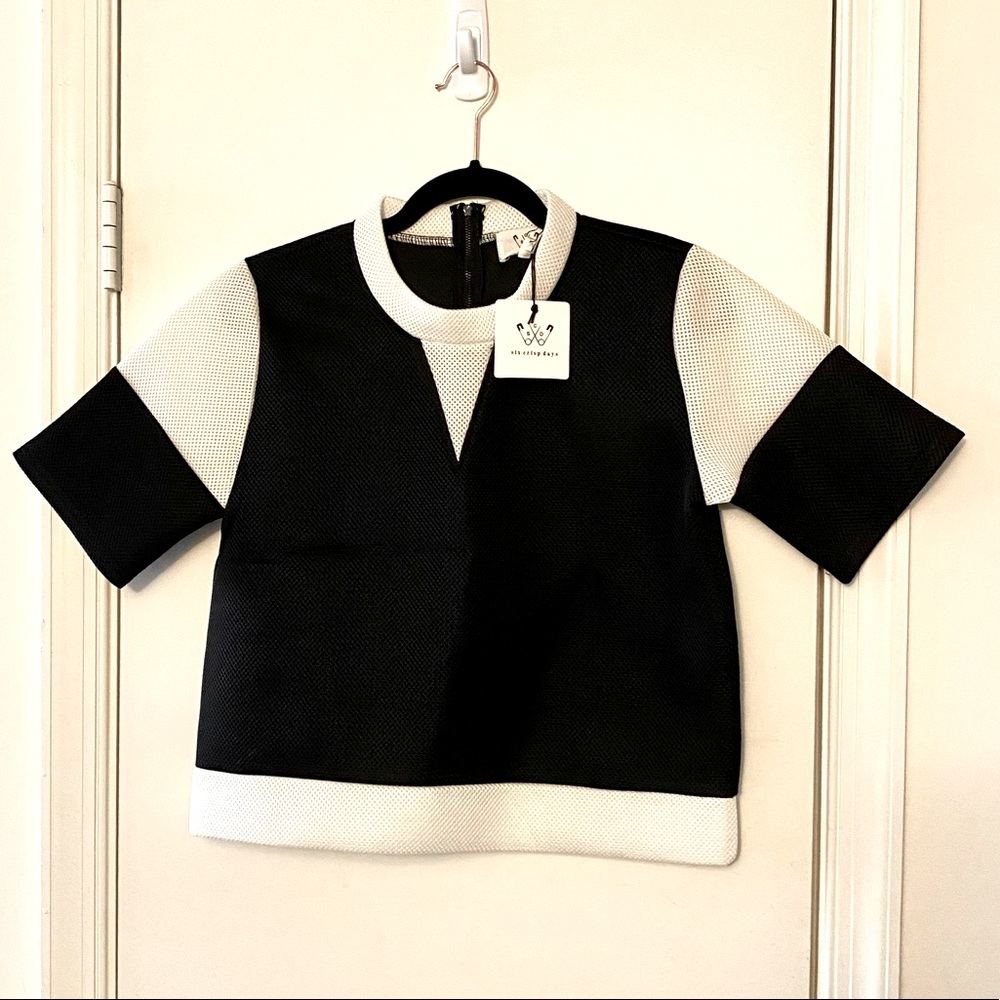 Black and white color block top NWT